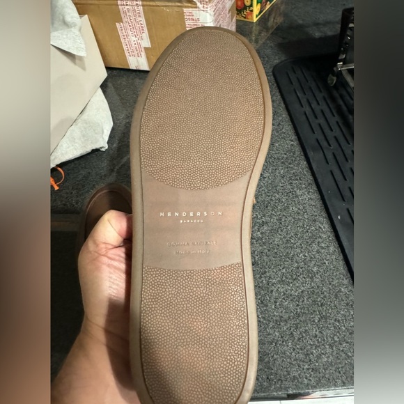 Henderson men’s loafers. Size 10.5 main image 4